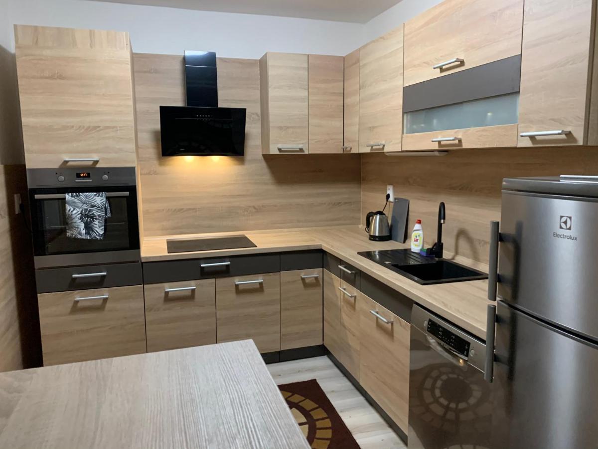 Apartmanovy Dom Magda Vrbov Eksteriør bilde