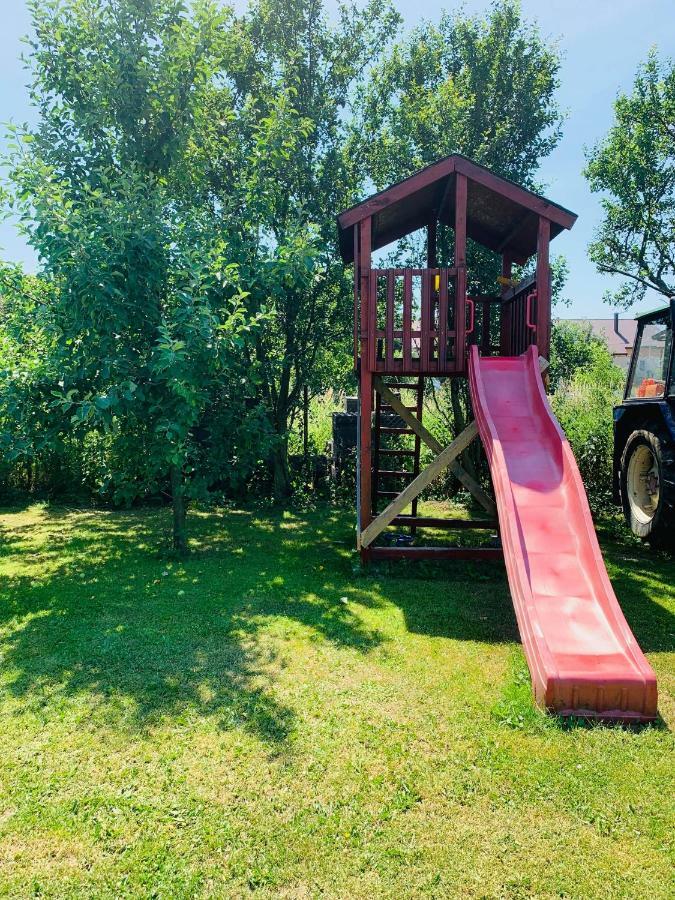 Apartmanovy Dom Magda Vrbov Eksteriør bilde