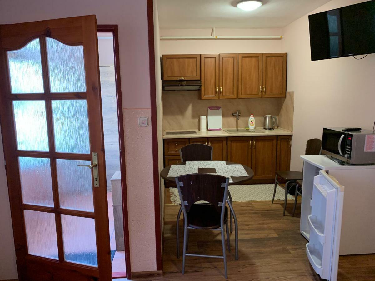 Apartmanovy Dom Magda Vrbov Eksteriør bilde