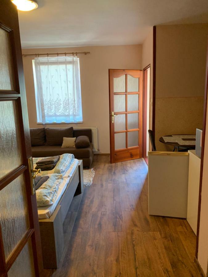 Apartmanovy Dom Magda Vrbov Eksteriør bilde