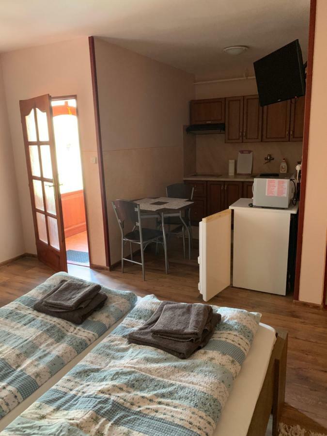 Apartmanovy Dom Magda Vrbov Eksteriør bilde