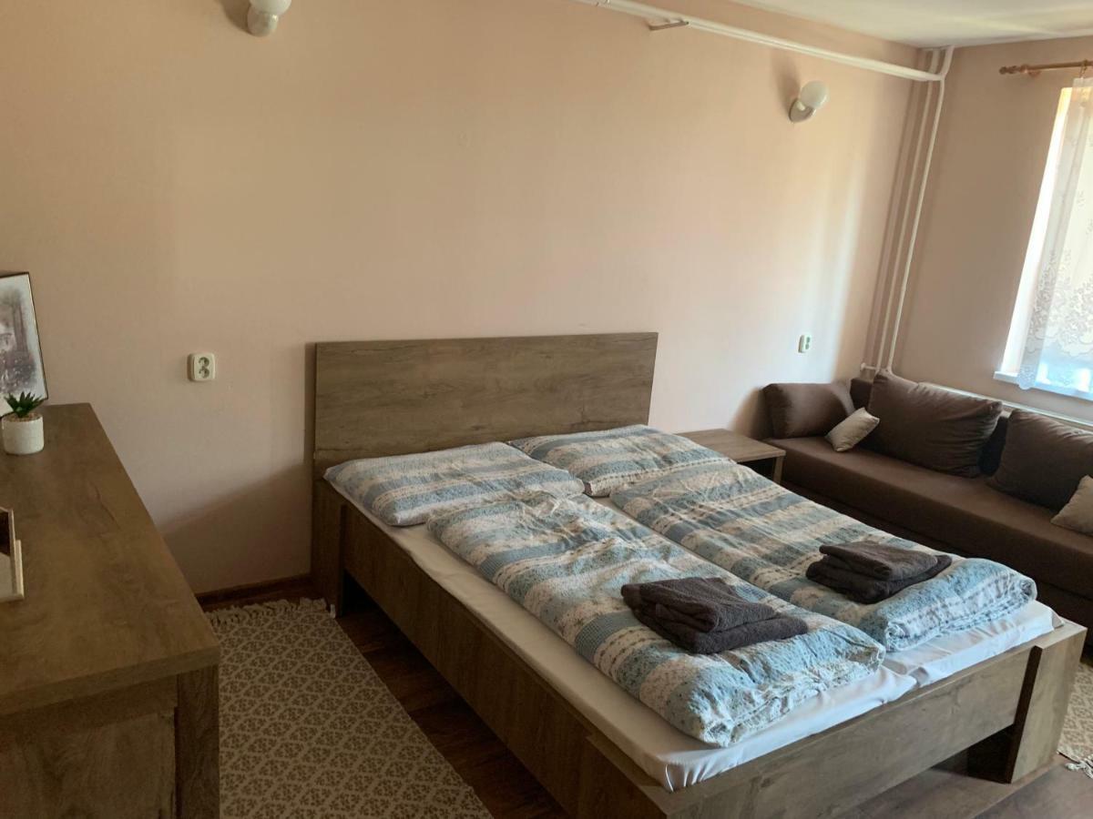 Apartmanovy Dom Magda Vrbov Eksteriør bilde