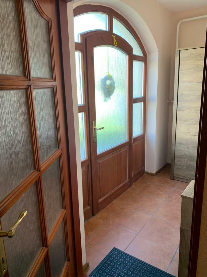 Apartmanovy Dom Magda Vrbov Eksteriør bilde